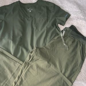 Insight by Med Couture Woman’s Cargo Jogger Scrub Pant